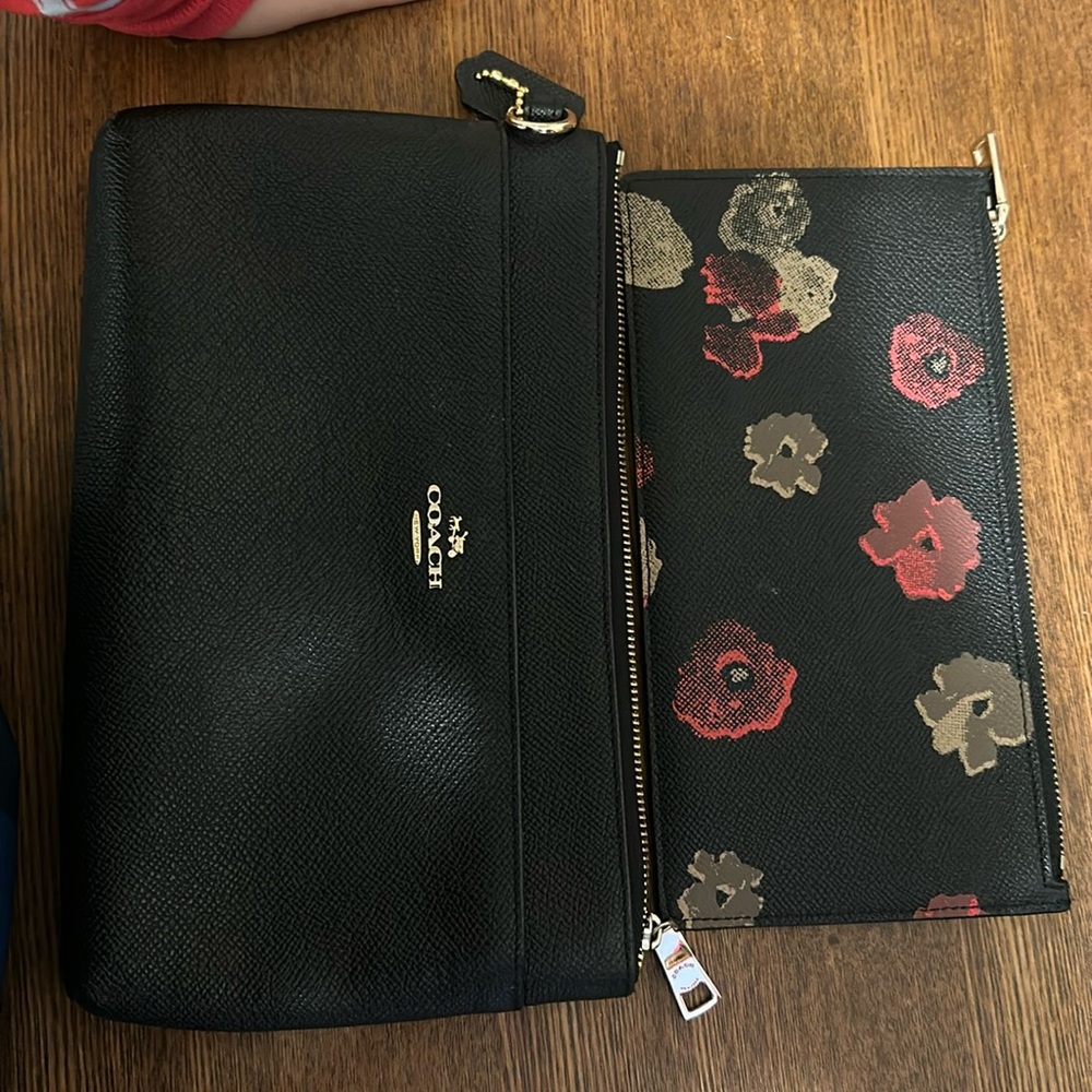 Wristlet 2 piece no wristlet available